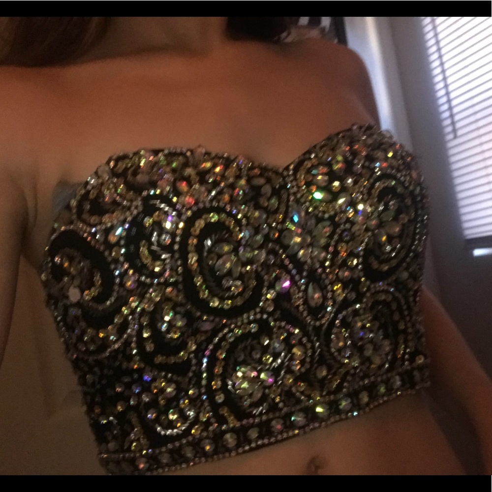 PROM DRESS - Picture 4 of 7